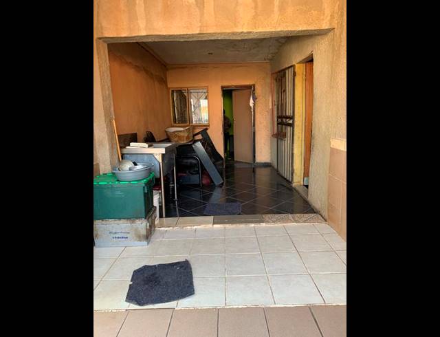 8 BEDROOM HOUSE FOR SALE IN TEMBISA EXT 7